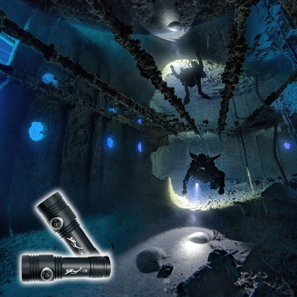 T70 High-power dual-source flashlight for diving, water-resistant to 100 meters, with a maximum beam distance of 200 to 500 meters