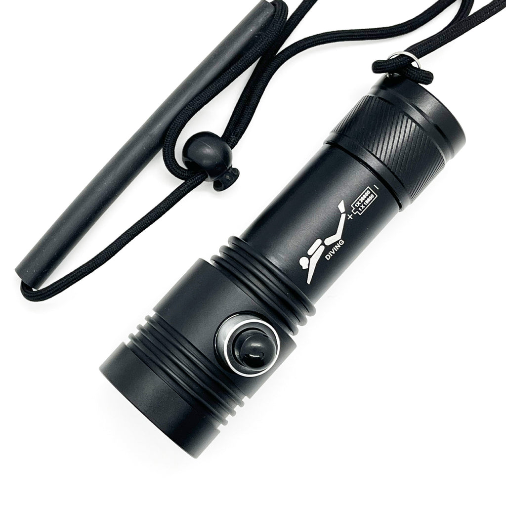 T70 High-power dual-source flashlight for diving, water-resistant to 100 meters, with a maximum beam distance of 200 to 500 meters